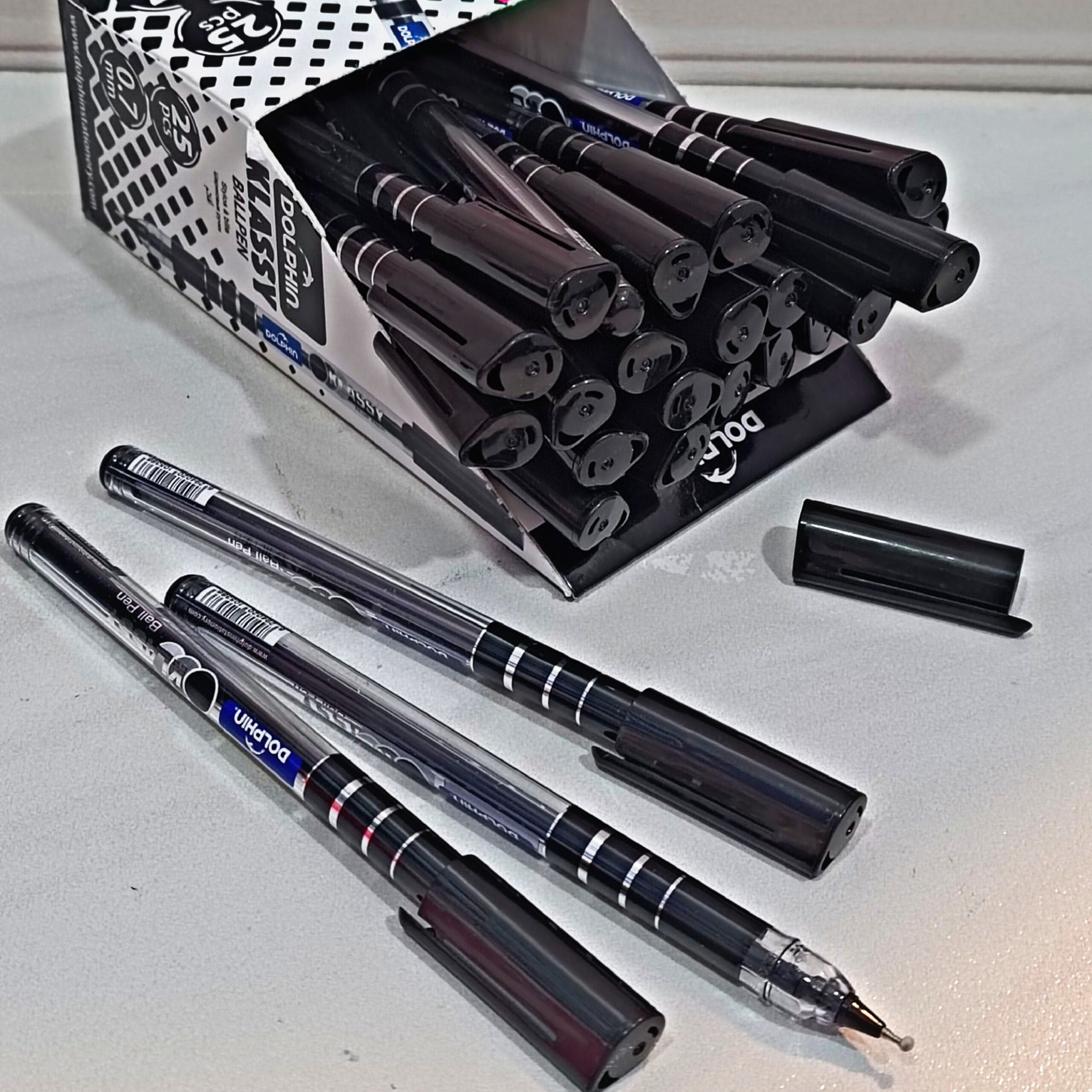 خودکار مشکی دلفین