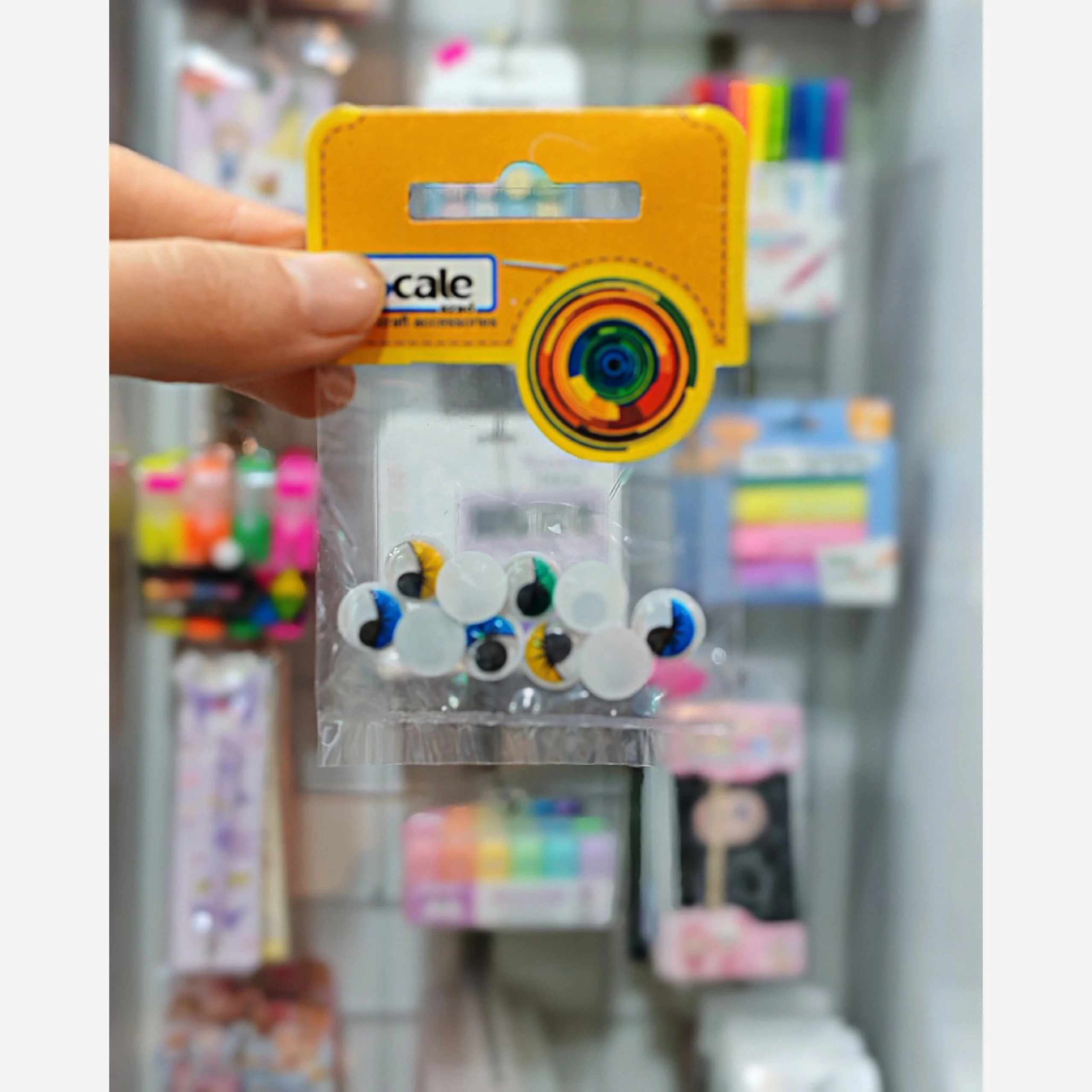 چشم عروسک متحرک